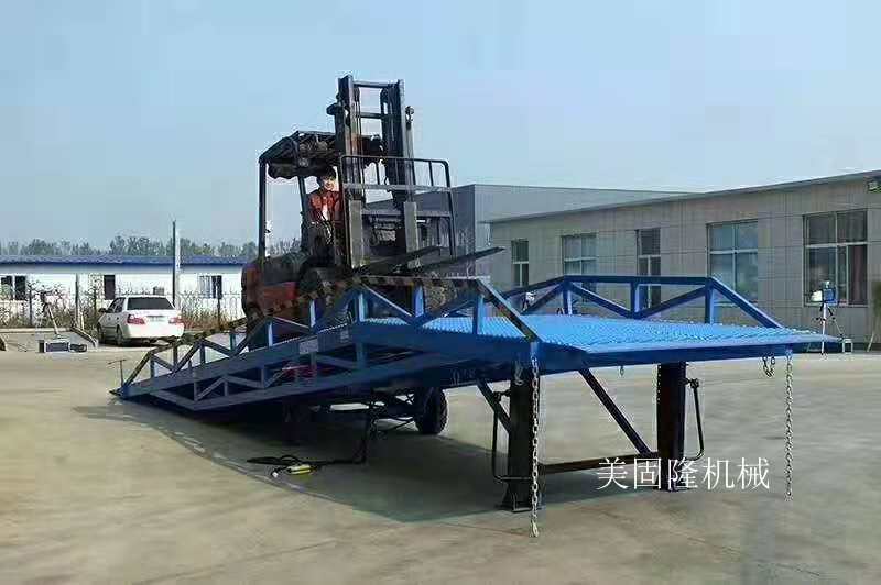 通化移动式登车桥价格